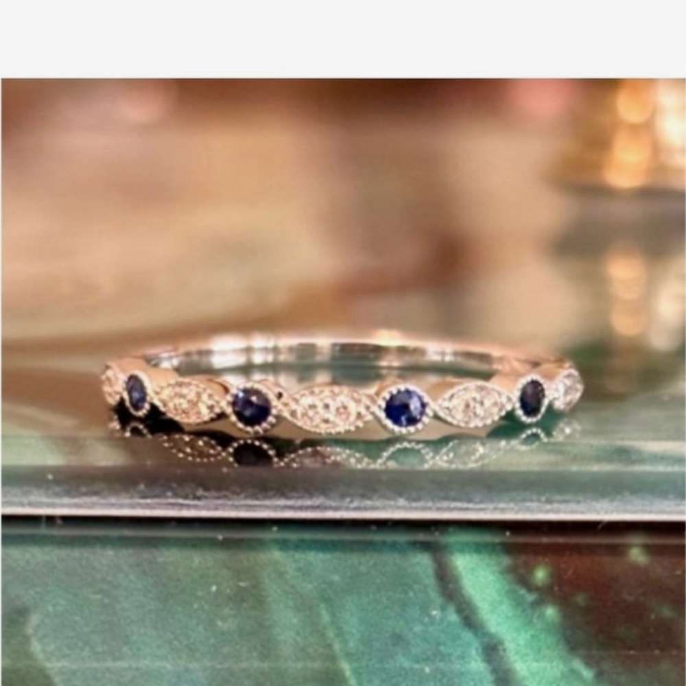 10k Solid white gold Art deco sapphire and diamond ring
